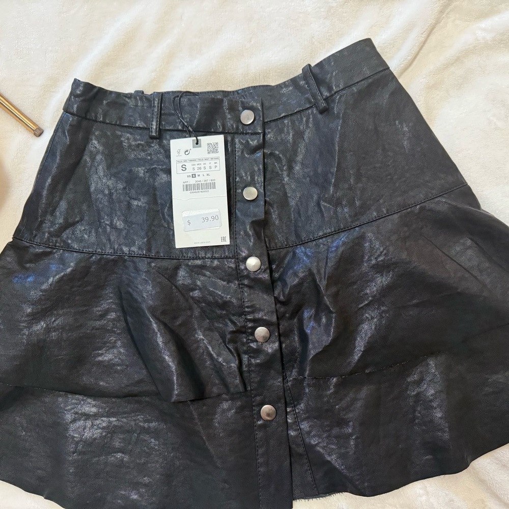 Zara Black A-Line Button Skirt